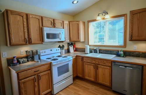 Coolin House | Charming 3-bedroom house with fenced yard