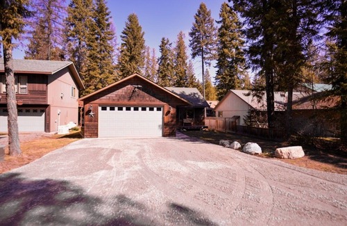 Coolin House | Charming 3-bedroom house with fenced yard