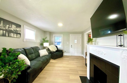 Mentor House | Charming 3-bedroom house in peaceful Mentor with AC