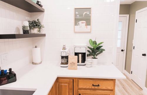 Nixa House | Charming 3-bedroom, Kid Friendly, 10min to Springfield, Countryside-1 Acre