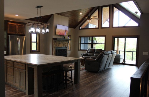 Hayesville Cabin | Charming 3 bedroom Riverside Cabin: WiFi, AC, & 3 Fireplaces in Hayesville, NC