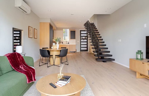 Miller Park House | Charming 3-bedroom townhome with WiFi and AC in marvelous Seattle