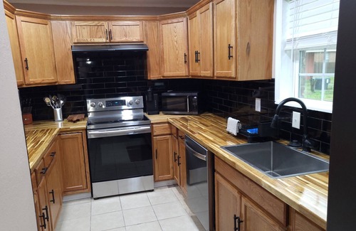 Blytheville House | Charming 3-bedroom house with AC, WiFi in welcoming Blytheville.