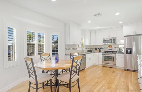 North Hollywood House | Charming 3-bedroom house with AC, WiFi in fabulous Los Angeles