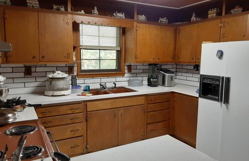 Russellville House | Charming 3-bedroom house, WiFi, AC, in tranquil beautiful Russellville near Lake