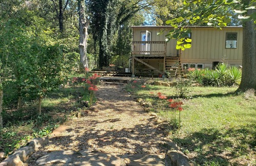 Russellville House | Charming 3-bedroom house, WiFi, AC, in tranquil beautiful Russellville near Lake