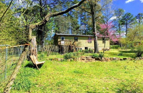 Russellville House | Charming 3-bedroom house, WiFi, AC, in tranquil beautiful Russellville near Lake