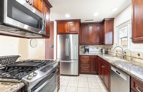 Simi Valley House | Charming 3-bedroom house with AC and WiFi in Simi Valley