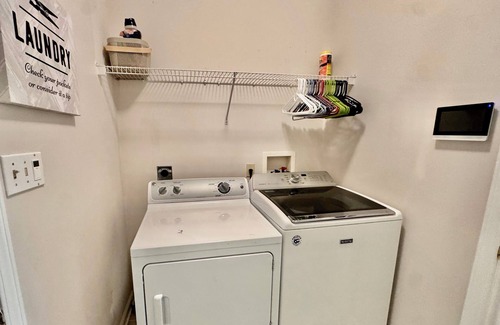 Dayton House | Charming 3-Bedroom, Walk To Downtown, Minutes To Airport/UD/WSU/MVH/KMH/WPAFB