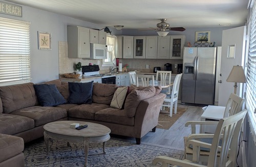 Lower Township Apartment | Charming 3-Bedroom Wildwood Crest Spot: Beach, Bay, and Boardwalk- all so close!