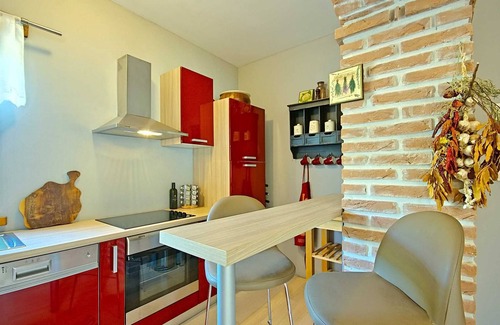 Vosteni Villa | Charming 3-BR Villa with pool close to the beach