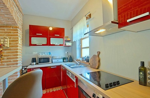 Vosteni Villa | Charming 3-BR Villa with pool close to the beach