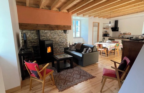 Beost House | Charming 3* gîte La maison Salanave SPA & garden village Béost vallée d'Ossau