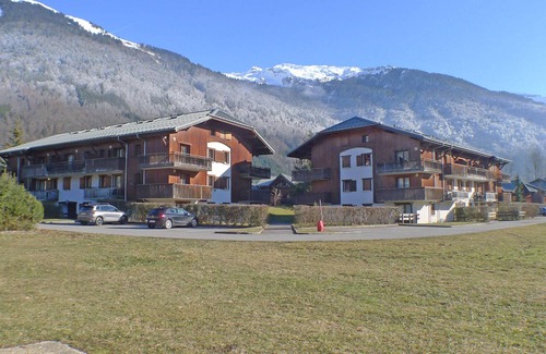 Samoens Apartment | Charming 3-room apartment with pools, parking and pets allowed