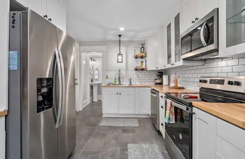 South Kansas City House | Charming 3Bed/2Bath House in the Heart of Kansas City!