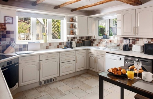 Epping House | Charming 4-Bed Home in Epping