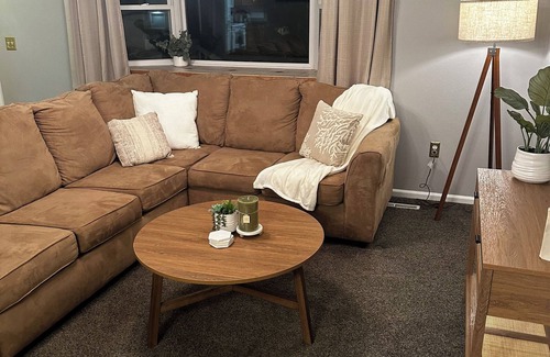 Village Seven House | Charming 4-bedroom home with WiFi and massage chair in fabulous Colorado Springs
