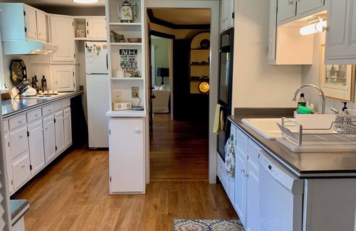 Keene House | Charming 4-bedroom Colonial in lovely Keene with WiFi, AC