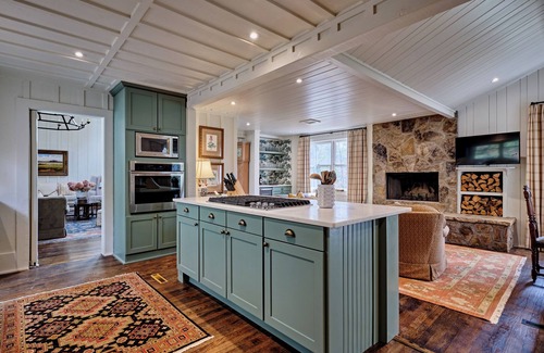 Cashiers Cottage | Charming 4-bedroom cottage in High Hampton Proper just minutes to Cashiers