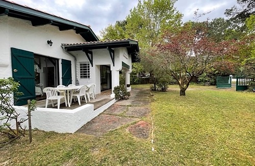 Pyla-sur-Mer Villa | Charming 4-Bedroom Beach House with Garden, 150m from the Shore