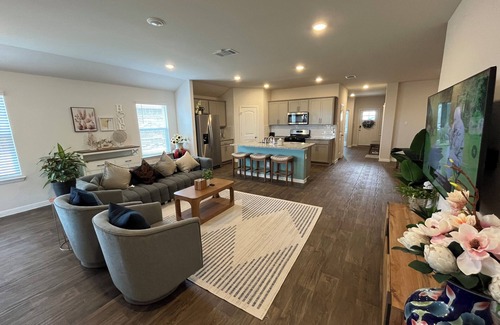 San Marcos House | Charming 4-bedroom house with AC in San Marcos