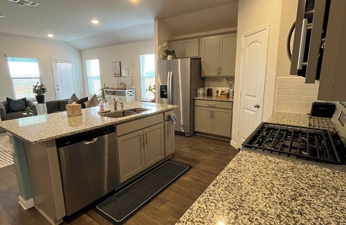 San Marcos House | Charming 4-bedroom house with AC in San Marcos