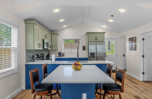 Plaza Midwood House | Charming 4-bedroom house with WiFi, AC in wonderful Charlotte