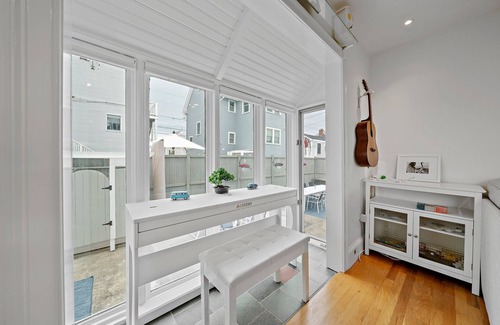 Green Harbor-Cedar Crest House | Charming 4-bedroom house with WiFi, AC in peaceful Duxbury