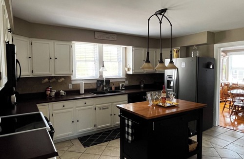 Hermann House | Charming 4-bedroom house in Hermann, MO. Walking distance to downtown venues.