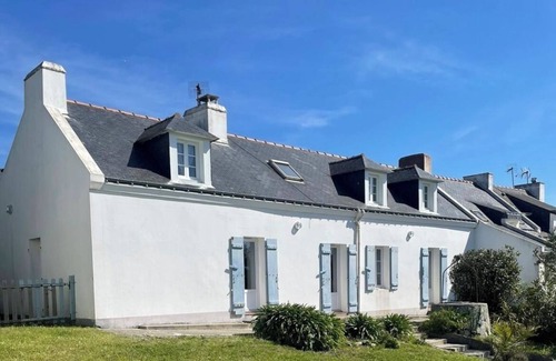 Sauzon House | Charming 4-bedroom house on the heights of Sauzon, private parking