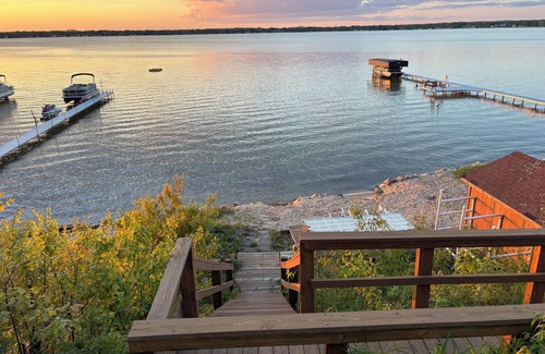 Lake City Cottage | Charming 4-bedroom lakefront cottage in Lake City on beautiful Lake Missaukee