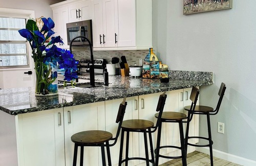 Orlando House | Charming 4-bedroom Pool house with WiFi, king bed, AC in lovely Orlando