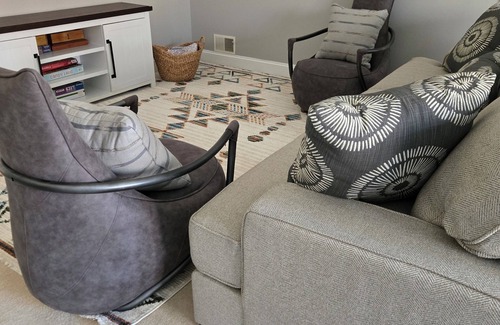 Fayetteville House | Charming 4-bedroom house, 4-king beds, Extended + Corporate Stays, Near Airport