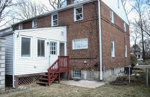 West Arlington House | Charming 4 Br 2Ba Duplex