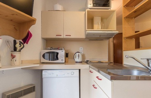 Saint-Chaffrey Apartment | Charming 4-Person Studio with North-Facing Balcony in Chantemerle