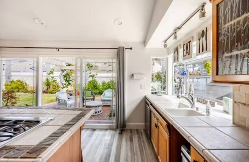 Huntington Beach House | Charming 5-bedroom house in lovely Huntington Beach with WiFi, AC