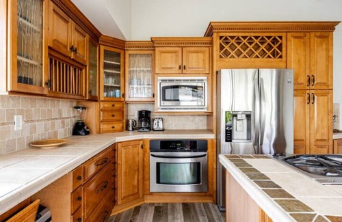 Huntington Beach House | Charming 5-bedroom house in lovely Huntington Beach with WiFi, AC