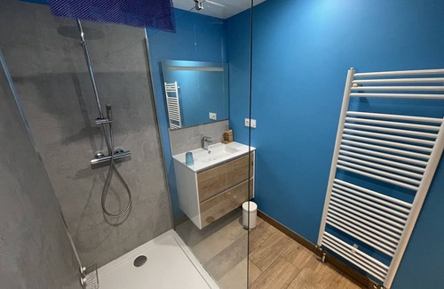 Laveissiere Apartment | Charming 50m² Chalet Apartment - WiFi, Ski Storage, Near Slopes & Shuttle