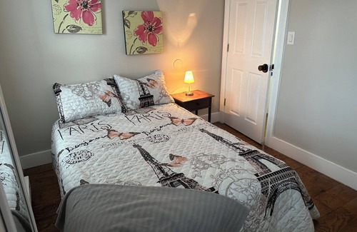 Frankford Bed & Breakfast | Charming 6-bedroom bed & breakfast in fabulous Philadelphia with WiFi