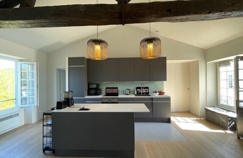 La Rochelle City Centre Apartment | Charming 80m² Near The Old Port!