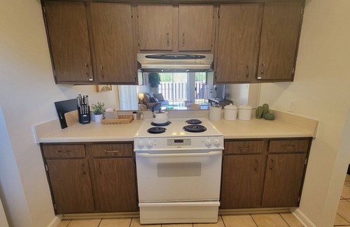 Northeast Pensacola House | Charming Airport 2bdr Retreat in Heart of Pensacola