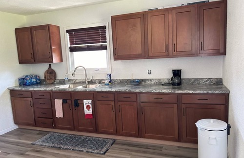 Algoma House | Charming Algoma retreat - 10 min. Walk to the Beach