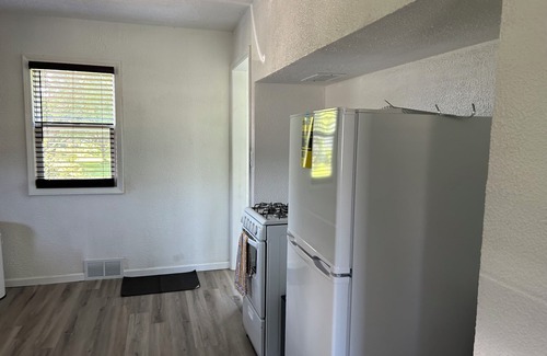 Algoma House | Charming Algoma retreat - 10 min. Walk to the Beach