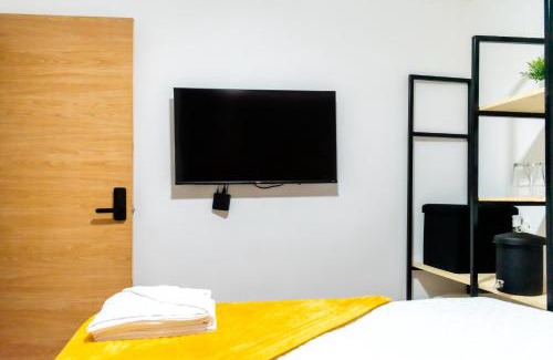 Zona 7 Apartment | Charming and Comfortable Family Room Near Forum Majadas H14
