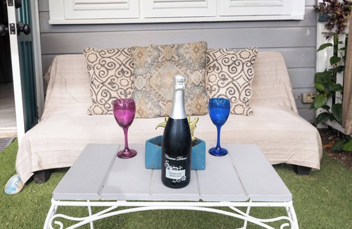 Old Trees Bay Apartment | Charming and cozy studio in Saint James with AC and WiFi.