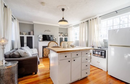 Liberty Wells House | Charming and Serene 1919 Escapenn