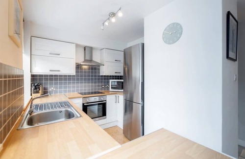 East Putney Apartment | Charming and Spacious 1-Bed in Putney