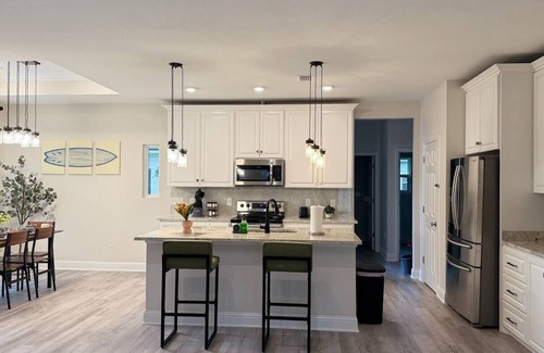 South Pensacola House | Charming and Spacious Entire House, 3BR/2.5BA located at Pensacola, Florida