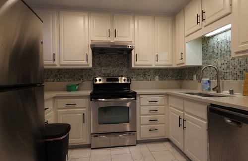 Arden-Arcade Condo | Charming and Trendy 2-bedroom condo for shopping and entertainments.