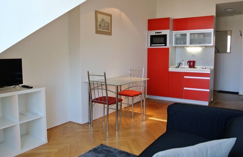 Letna Apartment | Charming and uniquely spaced Duplex apartment - easy walking to all main places